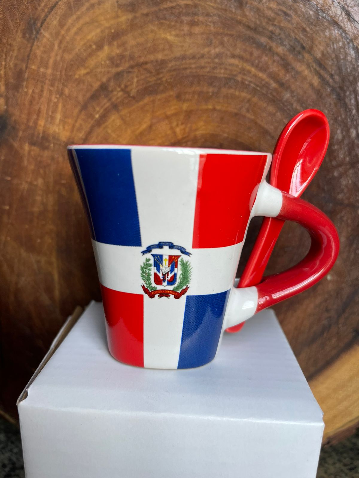Taza de porcelana Dominicana con Cucharita