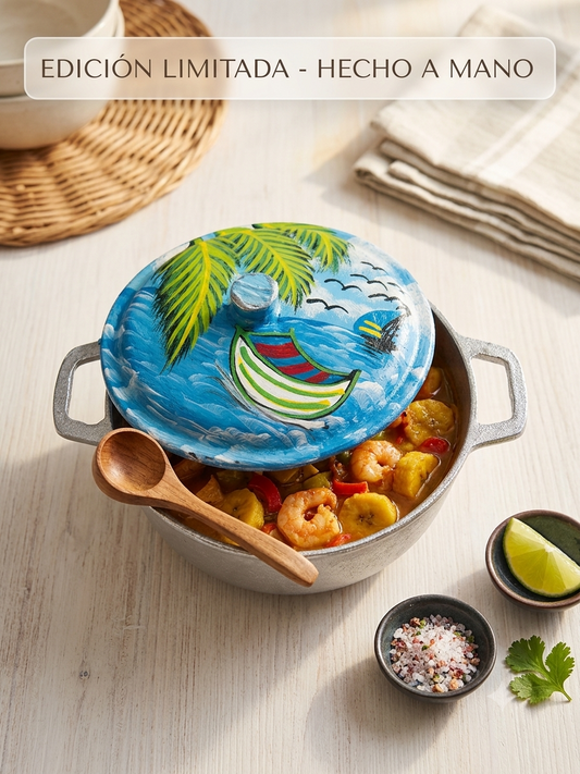 Hand-Painted Caribbean "Carderito": A Unique Artisan Keepsake