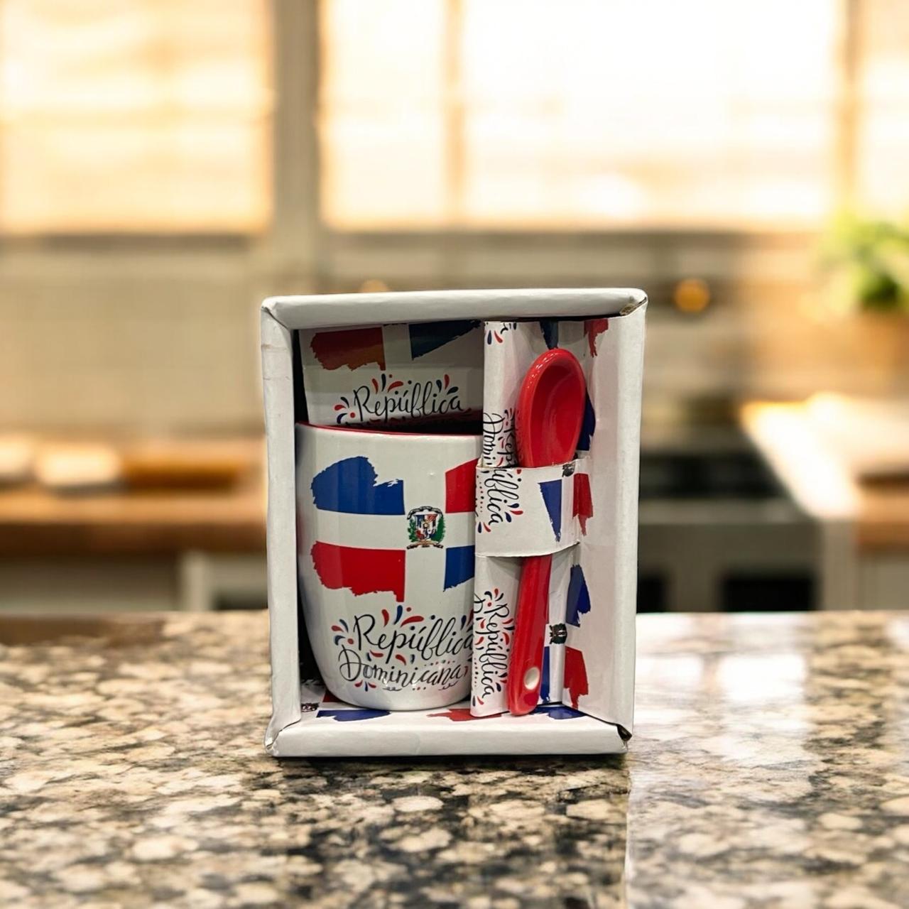 Taza de porcelana Dominicana con Cucharita