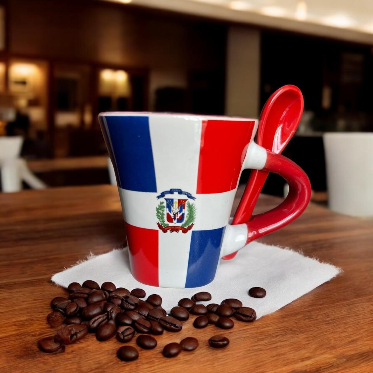 Taza de porcelana Dominicana con Cucharita