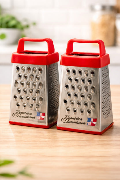 Imán de Nevera: Mini Rallador Típico "El Sabor de Quisqueya" – Souvenir Funcional 🇩🇴🧀